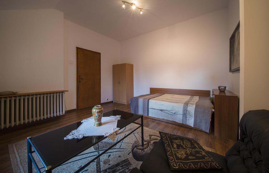 Sunny Apartment Sofia Buitenkant foto