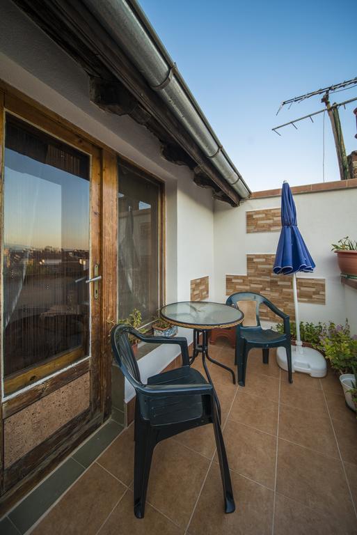 Sunny Apartment Sofia Buitenkant foto