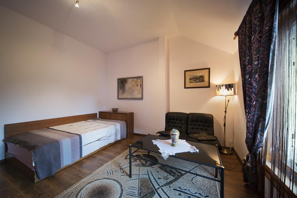 Sunny Apartment Sofia Buitenkant foto